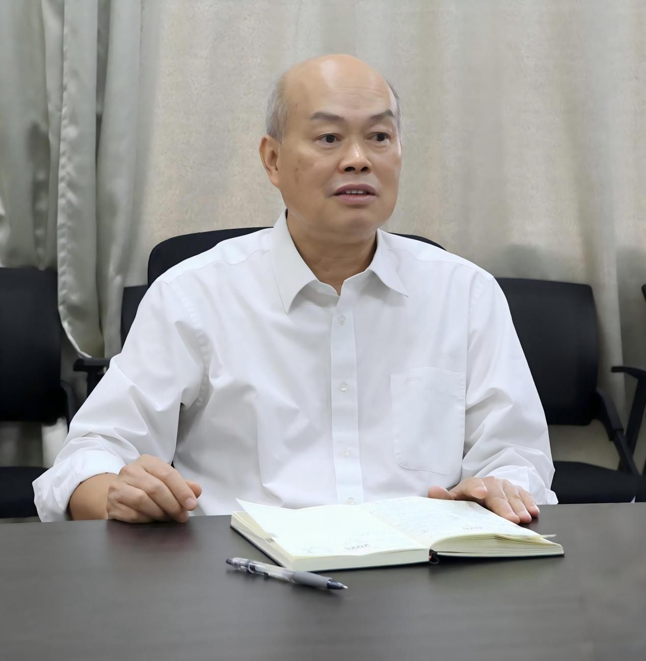 学校党委书记卢景辉到马克思主义学院调研指导工作